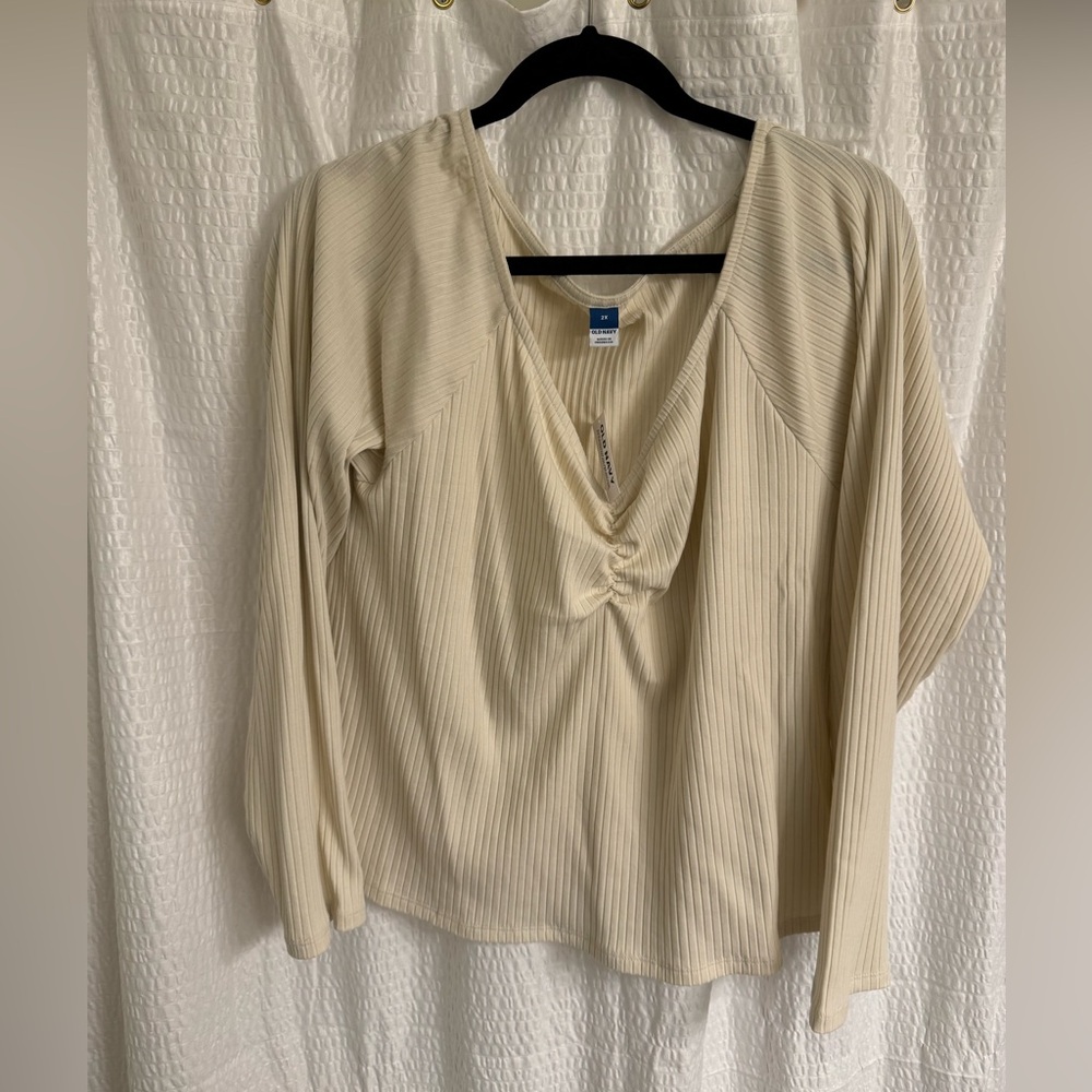 🦋(4/$40)NWT cream ribbed old navy top 2XL